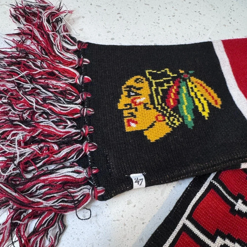 Chicago Blackhawks 47 Brand NHL Knit Scarf Black Red White Logo Fringe OSFA